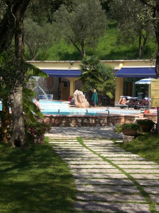 Der Weg zum Pool Hotel San Carlo