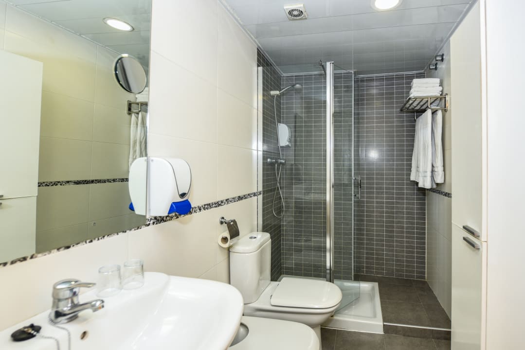 Zimmer Neptuno Apartaments