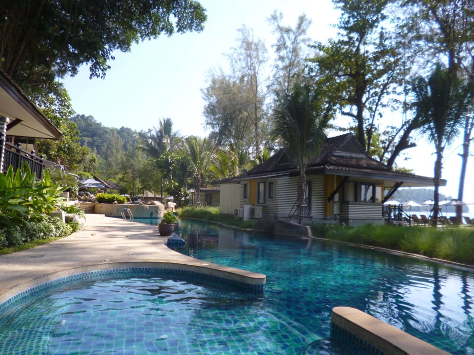 Einer von drei Pools Moracea by Khao Lak Resort