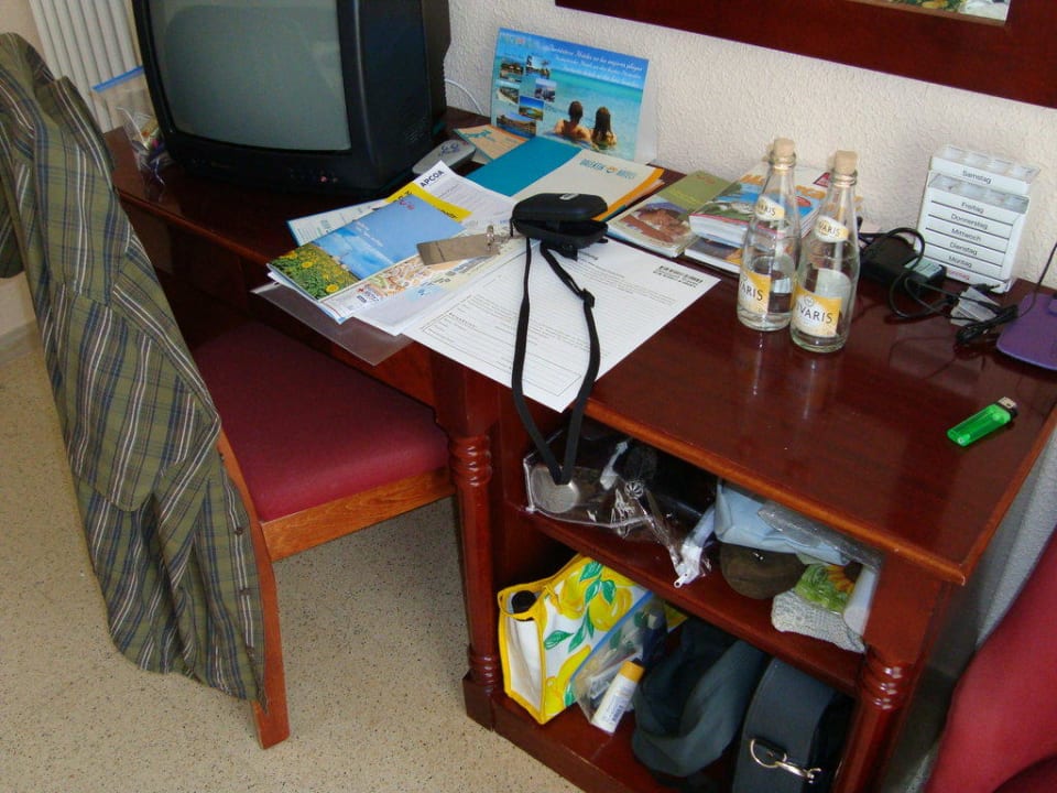 Einzige Abstellmöglichkeiten, Ablagetisch   Valentin Somni Hotel & Suites