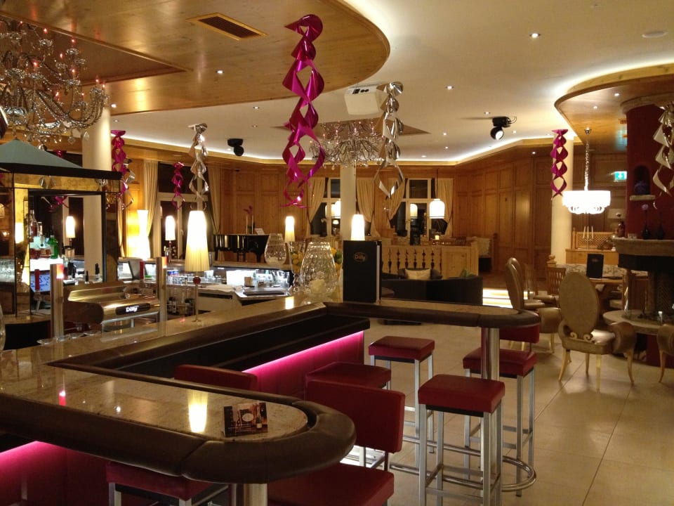 Neue Hotelbar - viele gemütliche Sitzgelegenheiten Dilly - Das Nationalpark Resort