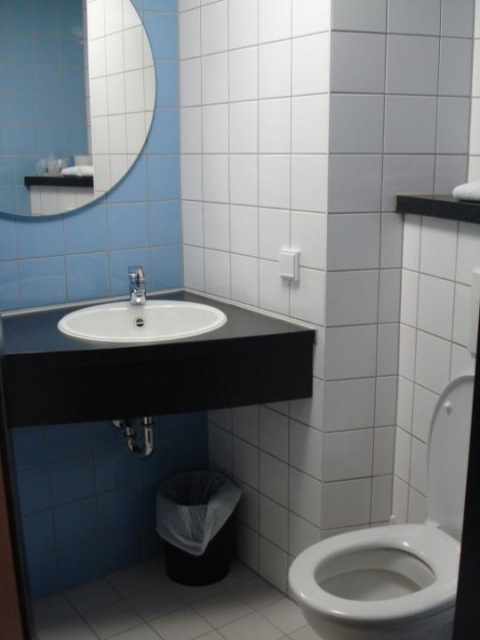 Bad B&B Hotel Frankfurt-Hahn Airport