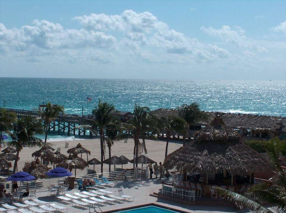 Aussicht Hotel Newport Beachside Resort