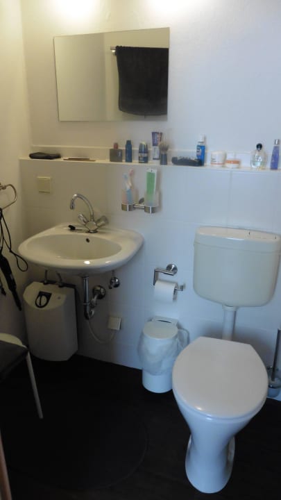 Pension "Gleis 7" - Zimmer 1, Bad Pension Gleis 7