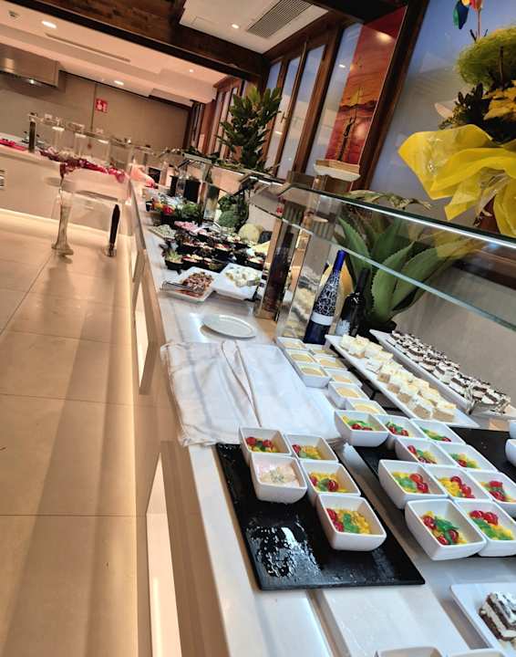 Gastro HL Miraflor Suites Hotel