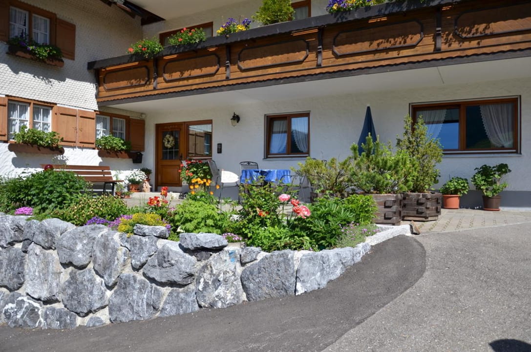 Terras Ferienwohnung Hirschegg Gaby und Harald Heim