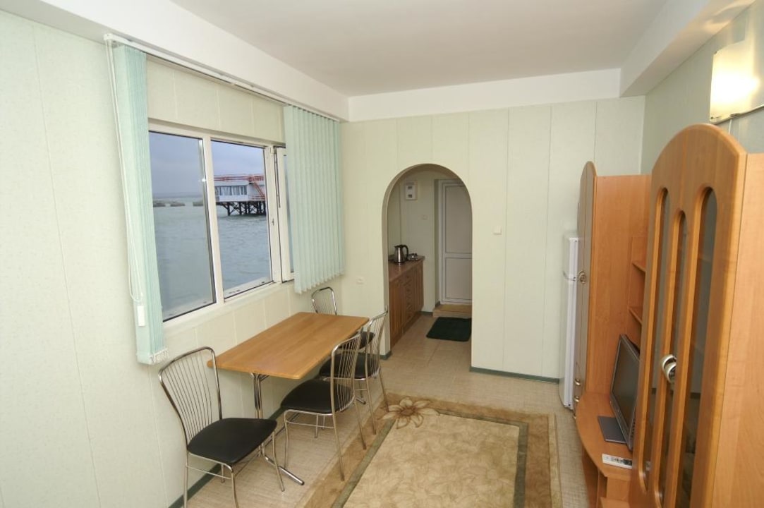 Яхт-клуб - 1-й этаж Guesthouse Fregat / Гостевой дом Фрегат
