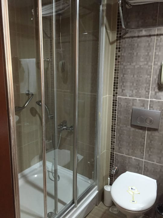 Kleines, aber ausreichendes Bad Side Alegria Hotel & Spa - Adults only +16