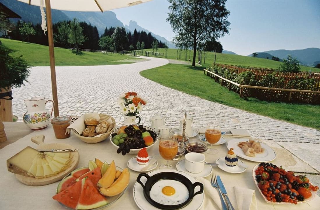 &quot;Frühstück im Garten&quot; Gasthof Winterstellgut (Annaberg im