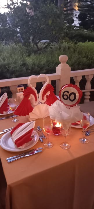 Gastro Royal Taj Mahal Hotel