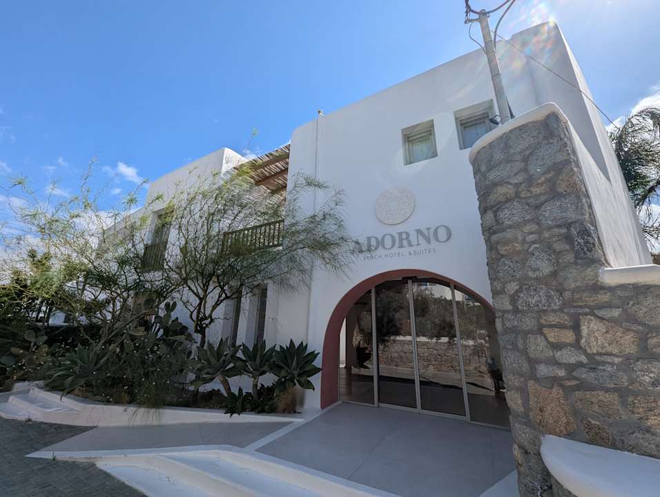 Außenansicht Adorno Beach Hotel and Suites