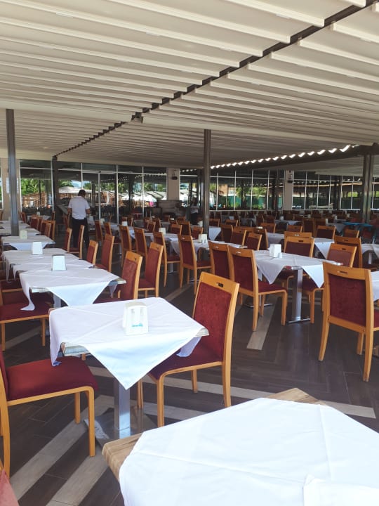 Restaurant Saturn Palace Resort Hotel