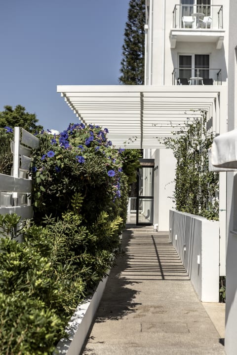 Außenansicht Anemi Hotel & Suites