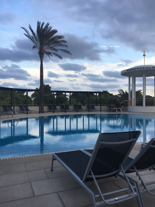 Einer der Pools ROBINSON CALA SERENA