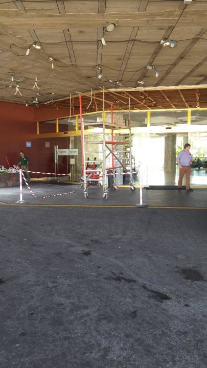 Bauarbeiten vor dem Eingang Hotel Best Tenerife