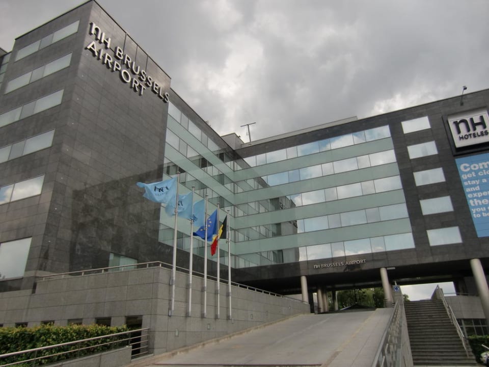 Außenansicht NH Hotel Brüssel Airport Hotel NH Brussels Airport