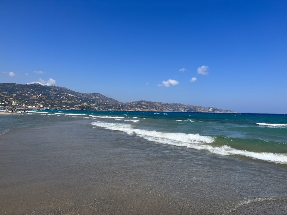 Strand Petousis Hotel & Suites