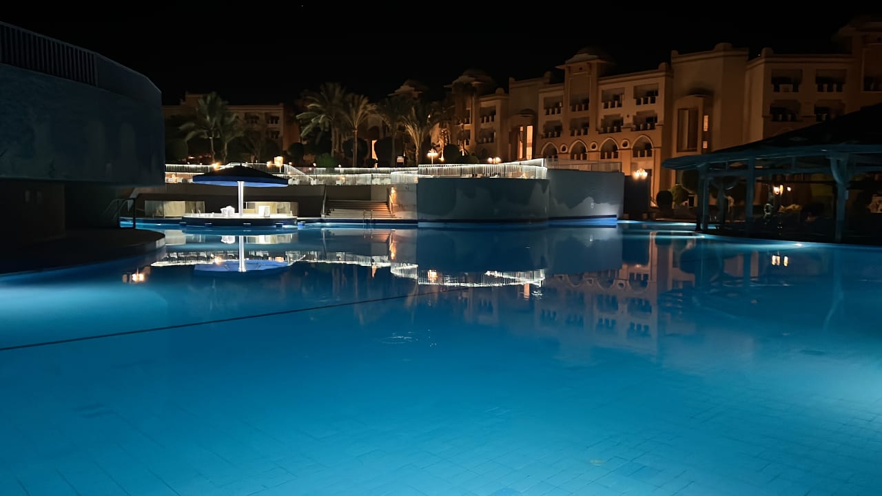 Pool Serenity Alpha Beach