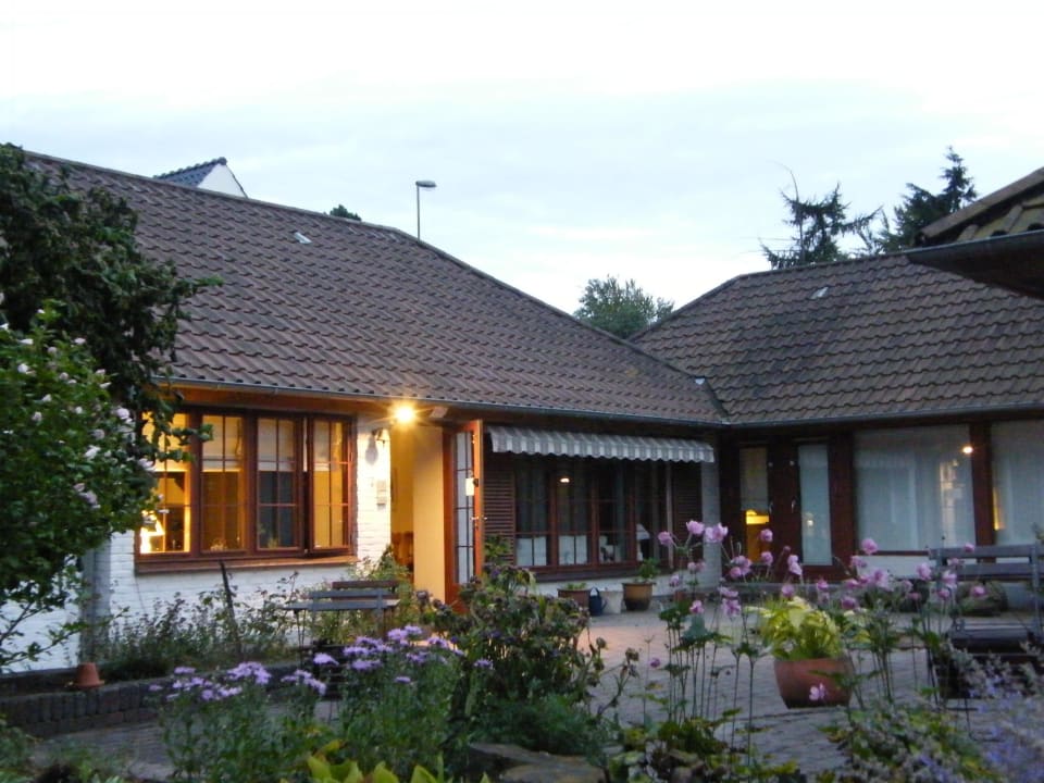 Courtyard B&B Alléhus