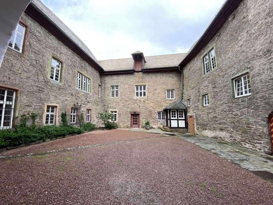 Außenansicht Schnellenberg Burghotel