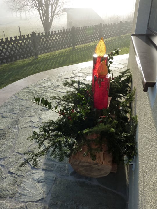 Geschmücktes Haus Pension Schlömmer