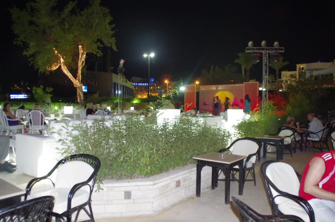 Терраса у отеля Cataract Layalina Hotel Naama Bay