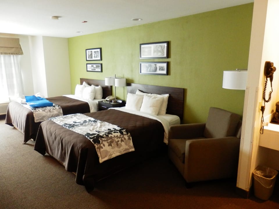 Zwei Queenbetten Sleep Inn Ontario