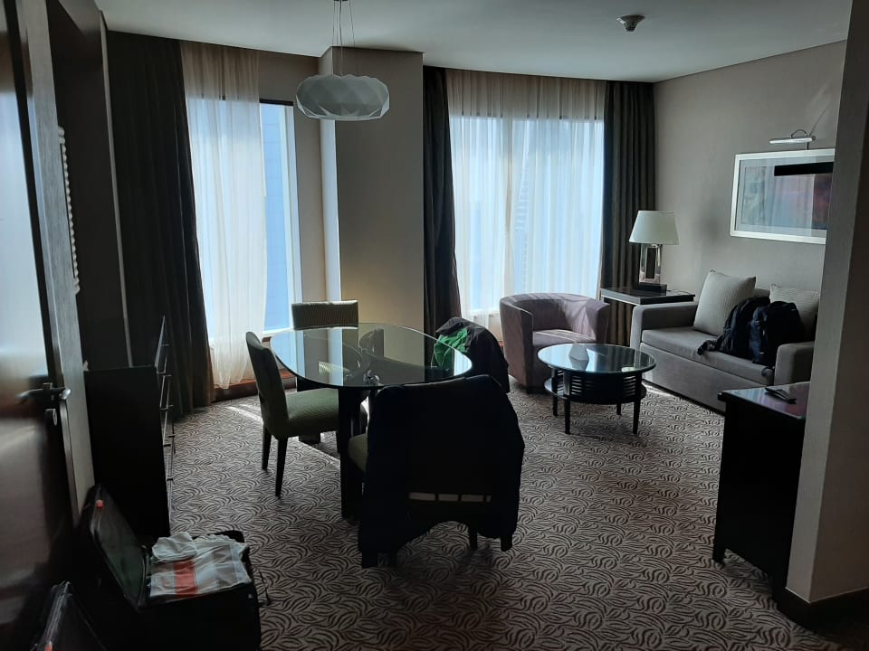 Zimmer Rose Rayhaan by Rotana