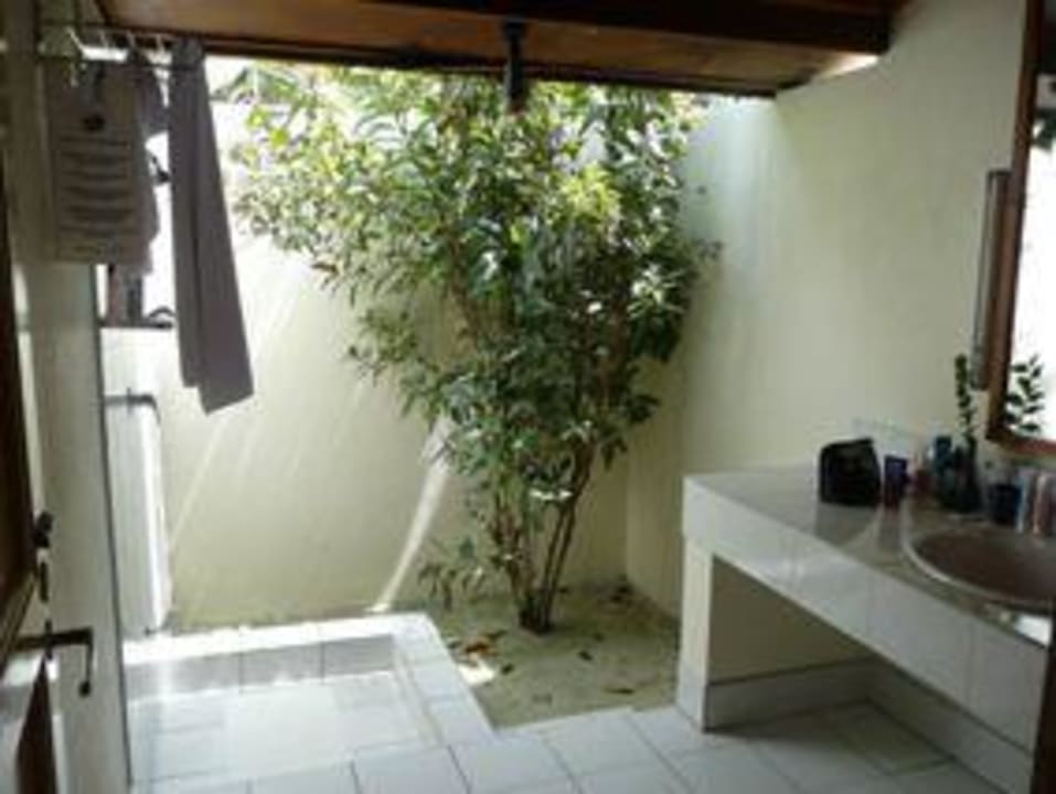 halbüberdachtes Bad Meeru Maldives Resort Island