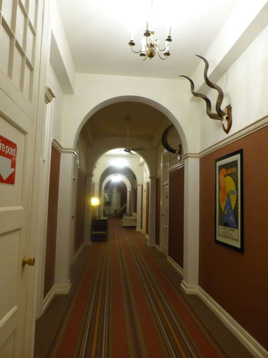 Gang The Victoria Falls Hotel