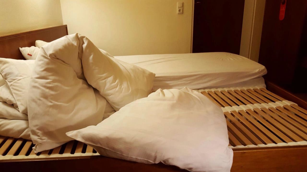 Der Lattenrost oder was es darstellen soll Parkhotel Stadtallendorf