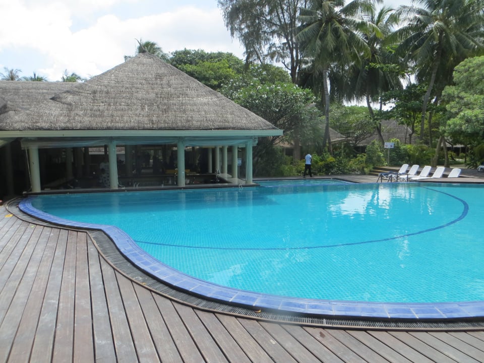 Kleiner Pool aber auch schön und sauber Adaaran Select Hudhuran Fushi - Premium All Inclusive