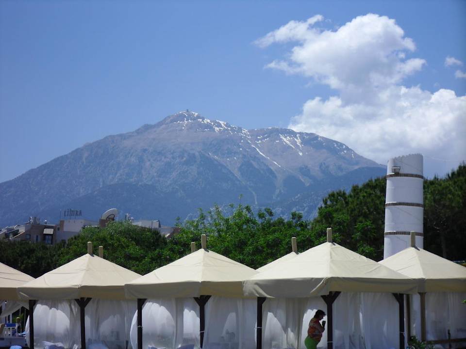 Ausblick auf das Bergmassive Le Jardin Resort
