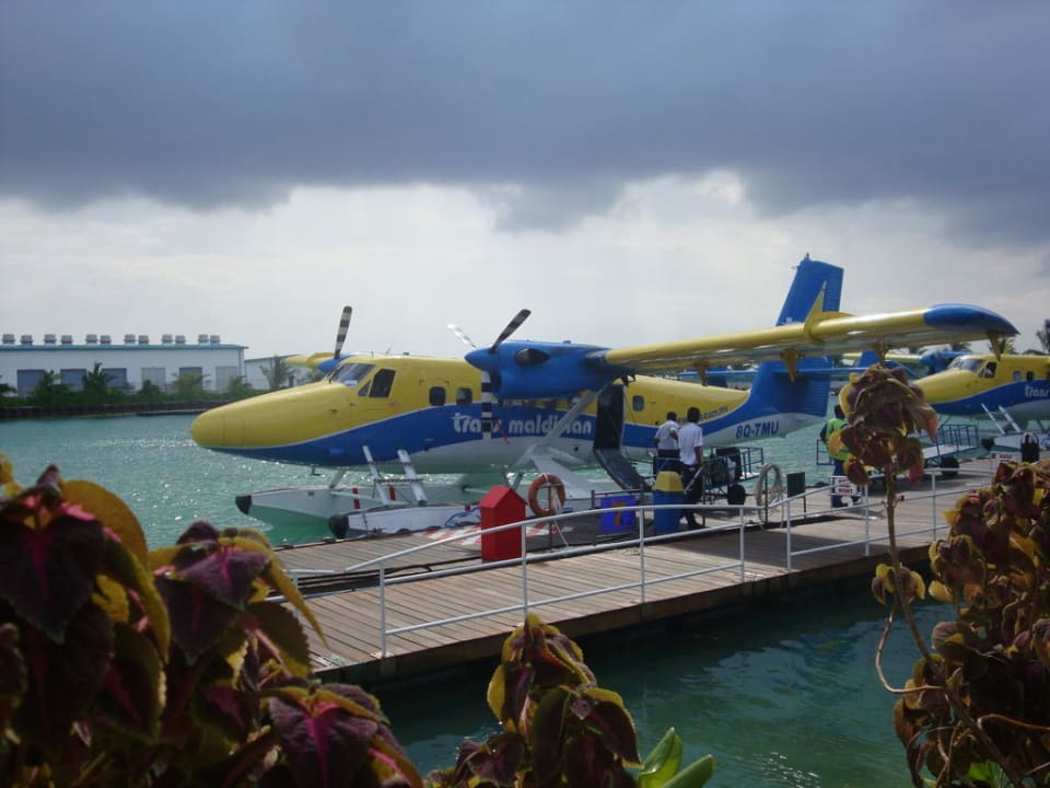 Anreise mit dem Wasserflugzeug Reethi Beach Resort