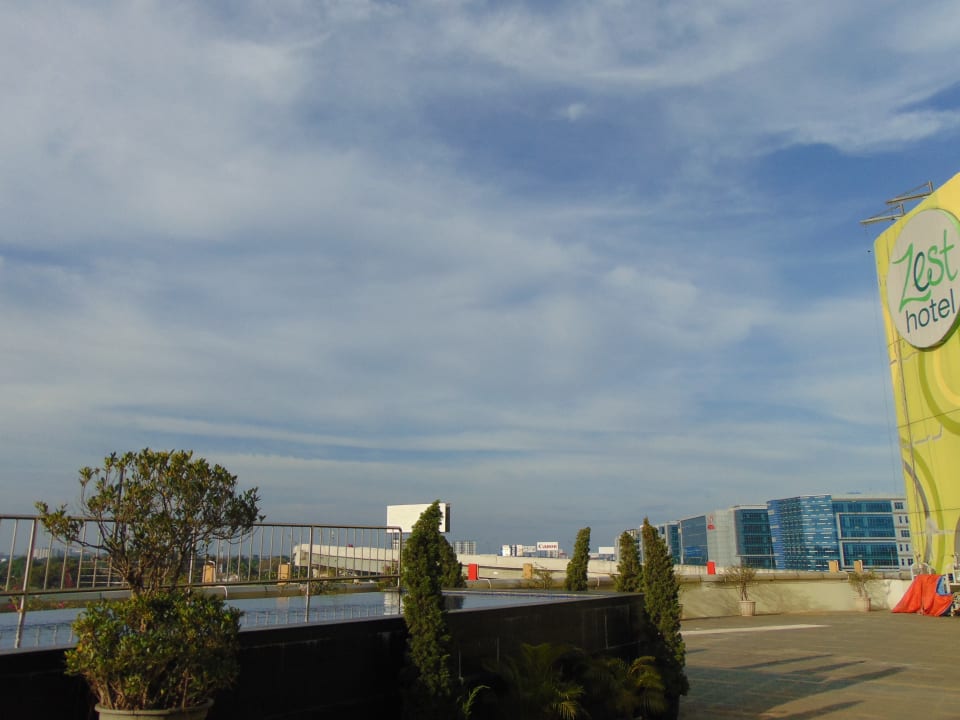 Pool Swiss-Belhotel Airport Jakarta