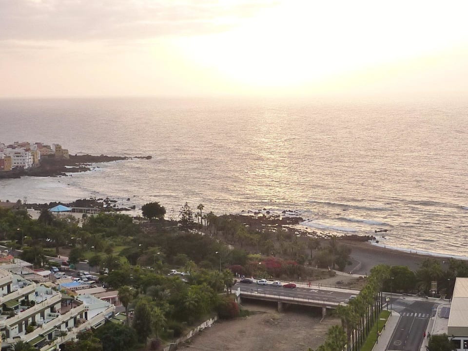 Ausblick aus dem obst. Stock (Flurfenster) Be Live Tenerife - Adults only