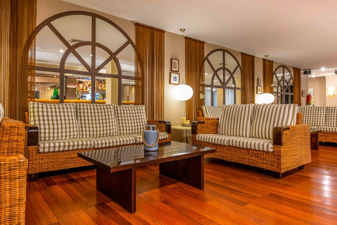 Lobby Valentin Reina Paguera