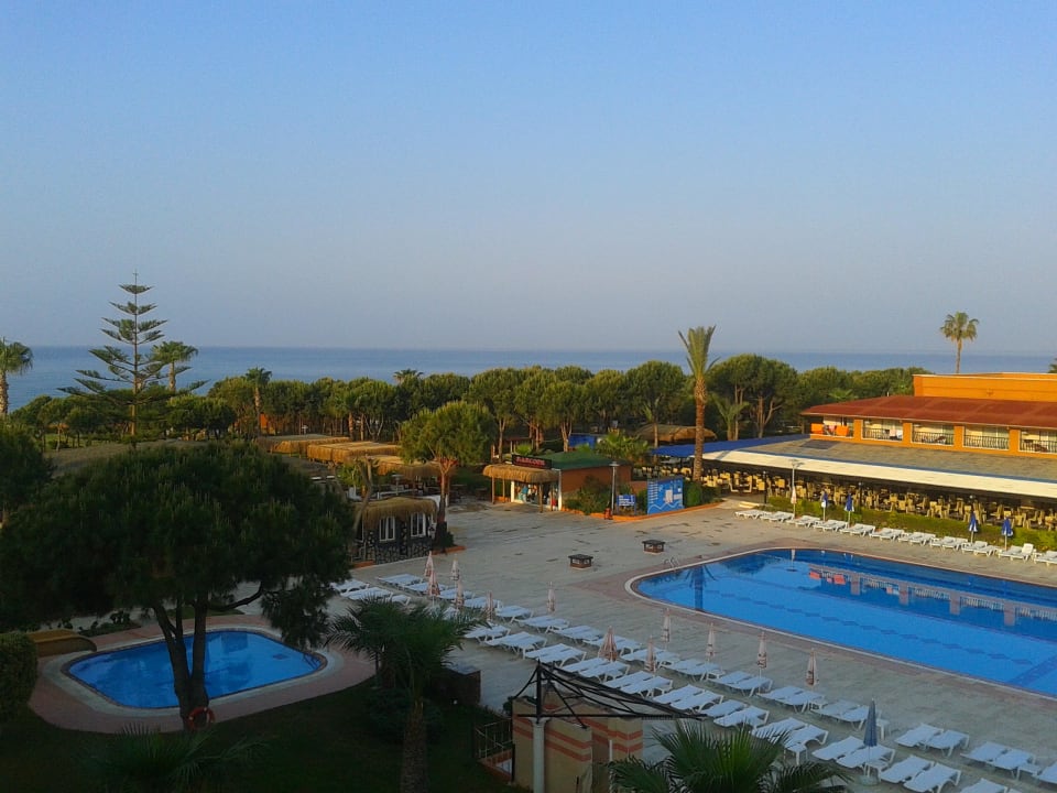 Sonnenuntergang Club Turtas Beach Hotel