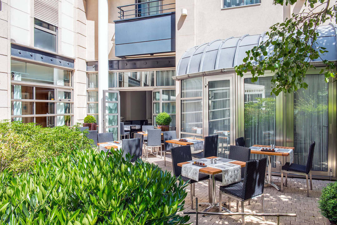 Petit déjeuner en Terrasse Hotel Ampère