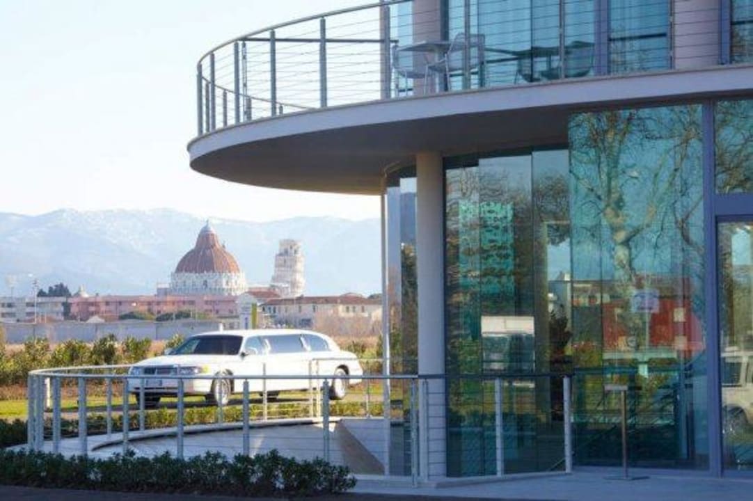 External view / Vista sulla Torre Pendente Pisa Tower Plaza