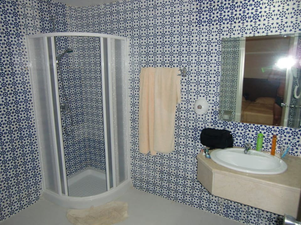 Bad Appartment 1231 Dar Khayam