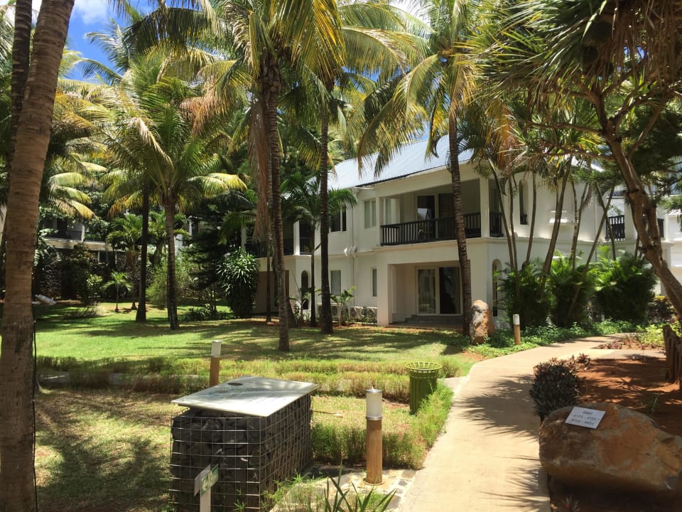 Wege The Ravenala Attitude