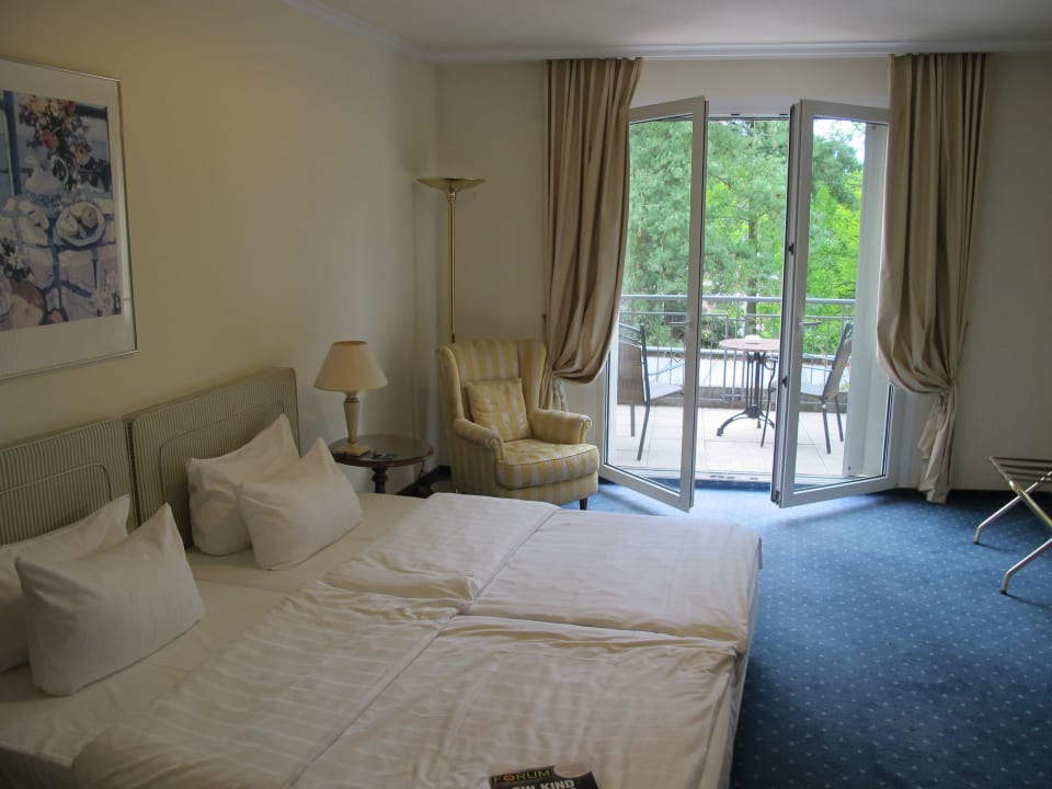 Zimmer mit Balkon Victor's Residenz-Hotel Saarbrücken