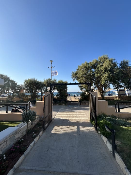 Gartenanlage Anissa Beach & Village