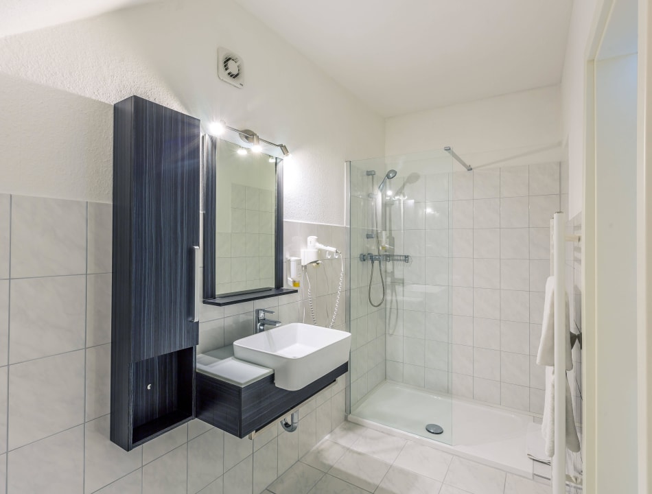 Ansicht Bad Modern-Doppelzimmer Hotel Zur Börse