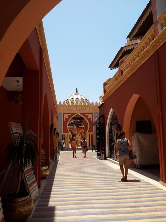 Geschäfte auf dem Weg zu den Restaurants & Showbühne Pickalbatros Alf Leila Wa Leila Resort - Neverland Hurghada