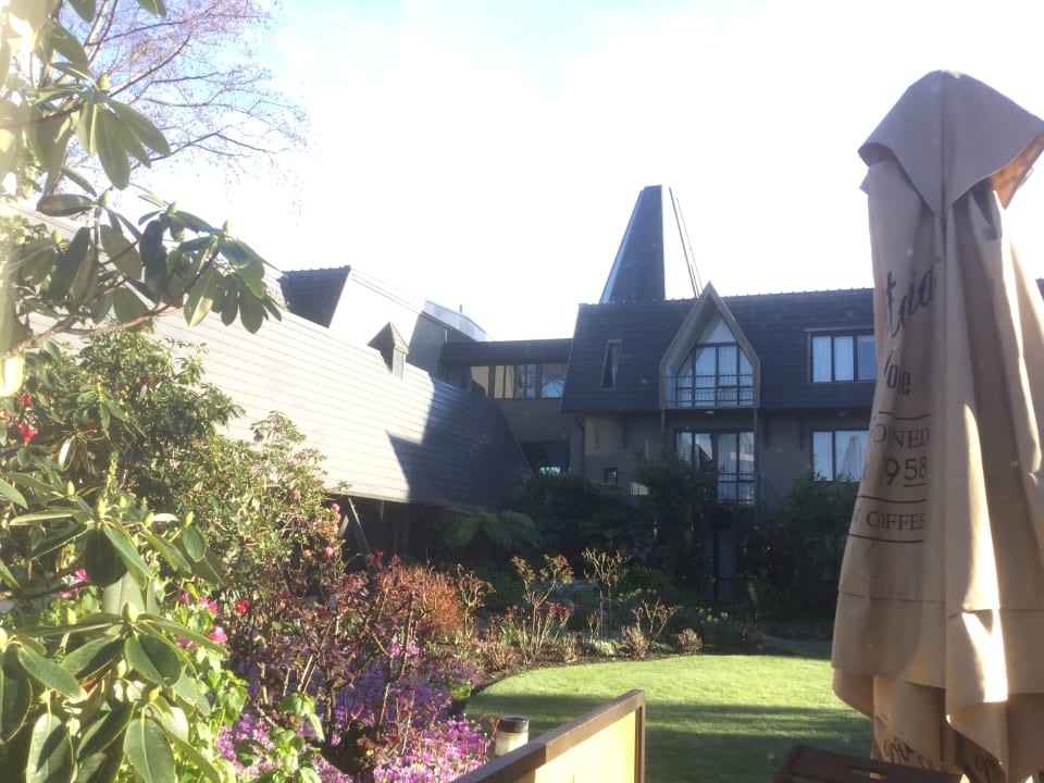 Gartenanlage Chateau on the Park - Christchurch, a DoubleTree by Hilton