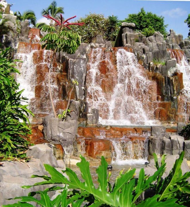 Wasserfall in der Gartenanlage Landmar Playa La Arena