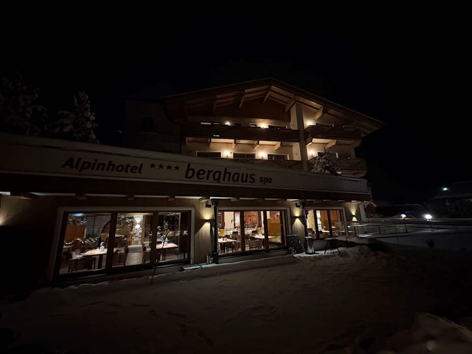 Außenansicht Alpinhotel Berghaus