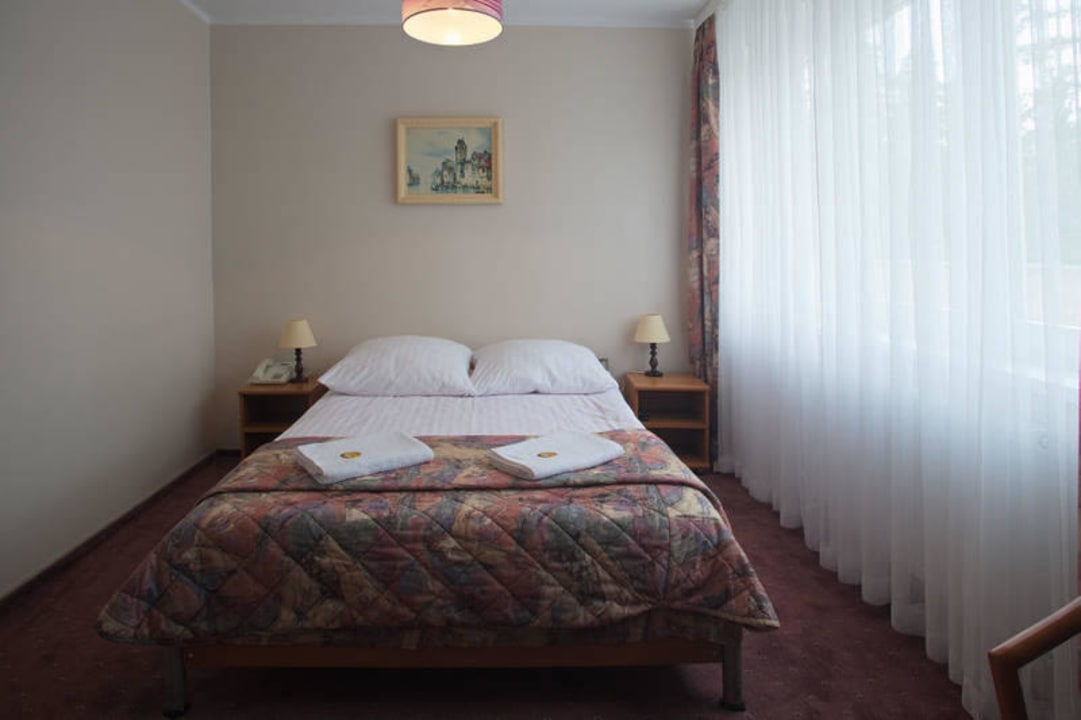 Pokój z łóżkiem małżeńskim Resort Niegocin